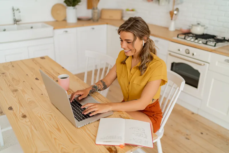 Une patiente recherche un cabinet médical sur Google
